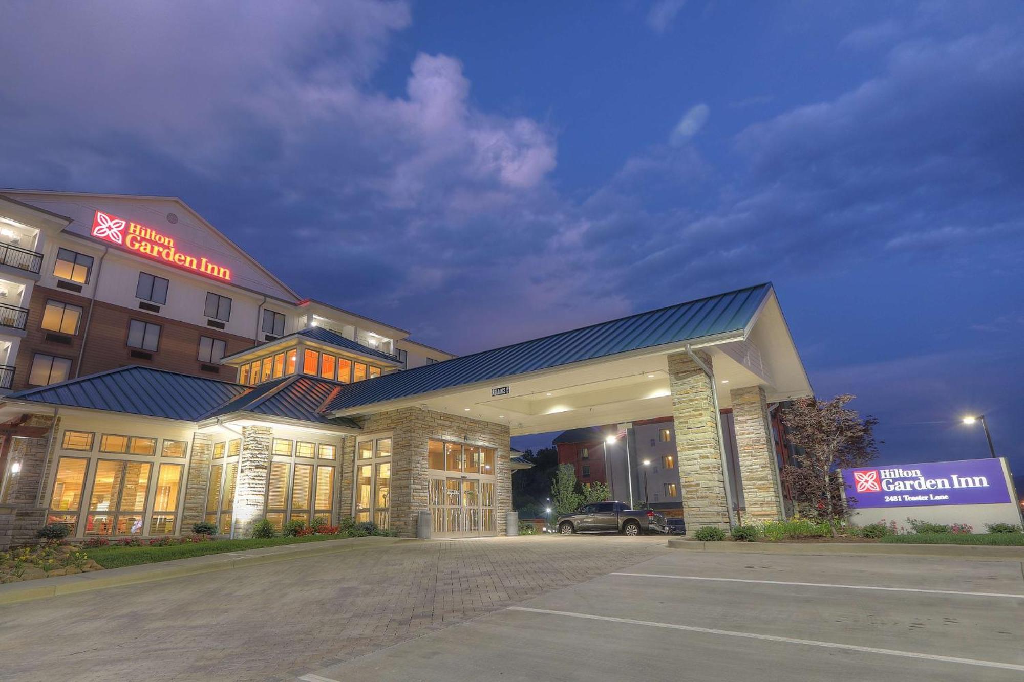 Hilton Garden Inn Pigeon Forge Exterior photo